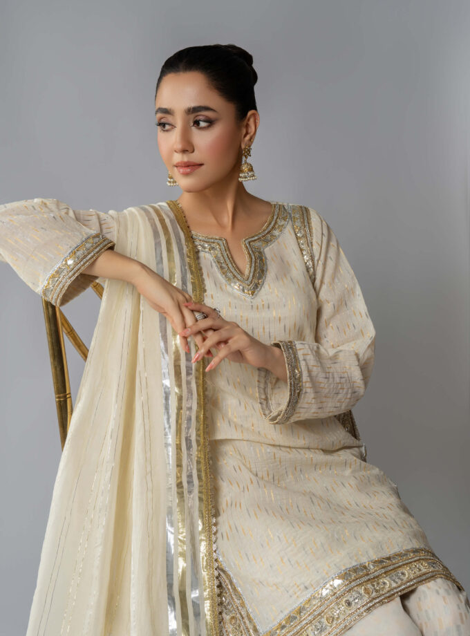 White and gold shalwar kameez